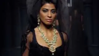 Chitrangada Singh Walks for Hazoorilal at IIJW, New Delhi 2013-Part 1