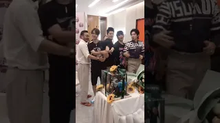 190812 Day Day Up Family celebrated Yibo’s race win