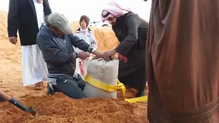 Как арабы вытаскивают свои машины из песка  Применимо к российскому бездорожью