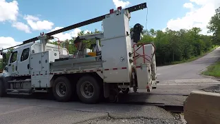 CP Truck at anderson line putting wheels on honking the horn and driving off #horn