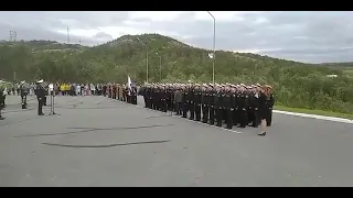 В Видяево - траурный митинг в честь экипажа "Курска". Видео Сергея Юдкова.