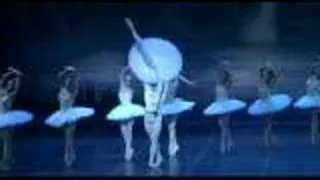 Zakharova and Bolle in Tchaikovsky's Swan Lake