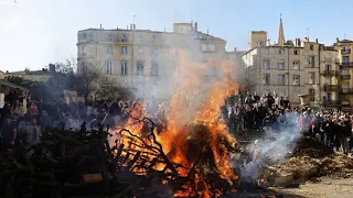 Французские фермеры полностью заблокировали Париж и сожгли здание страховой компании