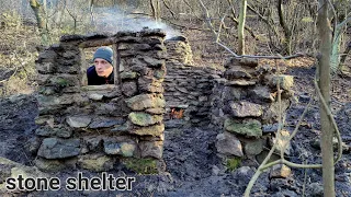 STONE HUT BUILDING & WINTER CAMPING / Stone shelter, Underground shelter