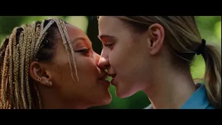 Bee (Maria Bakalova) and Sophie (Amandla Stenberg) Lesbian Scenes