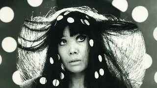 Yayoi Kusama: The Story Behind the Polka Dots (Explained in 3 Minutes)
