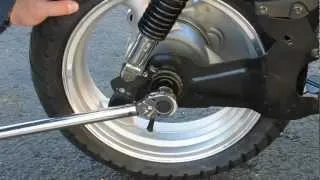 Taotao ATM150 A Evo scooter - rear wheel installation (part C-3)