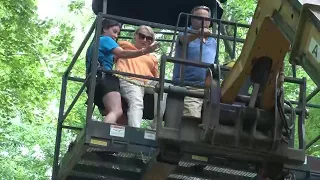 Dozens rescued after Mass. zoo's sky ride gets stuck