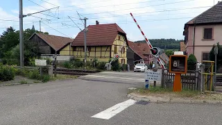 Railroad Crossing -  Walheim FRA) - Bahnübergang Rue de la Forêt , Passage à niveau