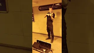 Фантастический скрипач Богдан выступает в подземном переходе Невского проспекта... #music