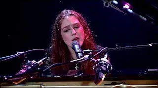 Birdy performs Not About Angels