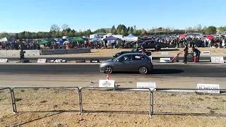 Corvette C3 Stingray 8.3 vs Seat Ibiza CUPRA TDI (Drag Race)