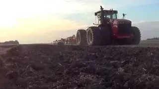 Fall Tillage 2015 - Versatile 575 Tractor pulling a 21 foot Krause Dominator