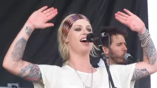 Gin Wigmore performing "Black Sheep" at Warped Tour Ventura 2013