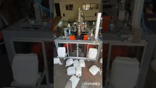 10-30 Lt. Akümülatör Kafa Çift İstasyon Plastik Şişirme Makinesi