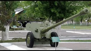 Советская 85-мм противотанковая пушка Д-48