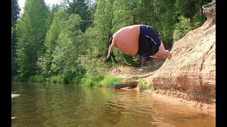 Неудачные прыжки в воду 🤣 Топ приколы. Падение в воду. Веселые падения