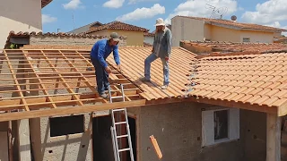 COBERTURA 2 ÁGUAS COM ÁGUA FURTADA #Carpintaria telhado colonial