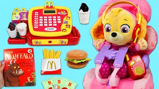 Paw Patrol Baby Skye Road Trip McDonald's Drive Thru Meal Time & Story Time with The Gruffalo!