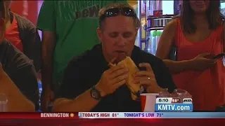 Molly Skylar finishes five-pound hot dog in under 3 minutes