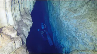 Diving Stargate Blue Hole, South Andros, Bahamas