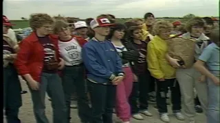 KCCI archives: New Jersey students get a taste of the Iowa farm life