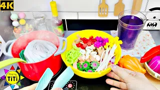 Cooking Flat Rice Noodles mixed Chicken with kitchen toys | Nhat Ky TiTi #177