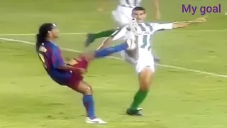 IL CLASSE DI RONALDINHO..CHE GIOCATORE CHE ERA  😱