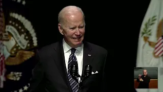 Biden pays tribute to Walter Mondale at memorial service