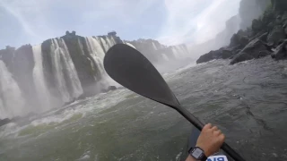 Kayak in the Iguassu falls - Pepe Gonçalves