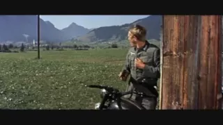 The Great Escape (La gran evasión) - Hilts escapes in motorcycle