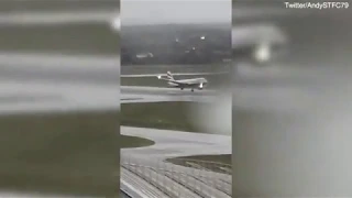 Plane struggles to land at Heathrow after strong winds disrupt it
