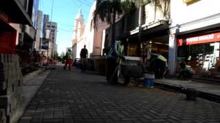 Arreglo de veredas peatonal San Martín y Deán Funes