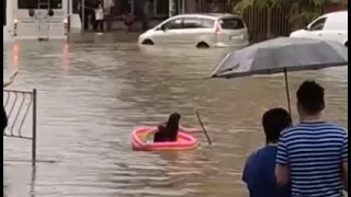 Ливень устроил потоп в крымской столице