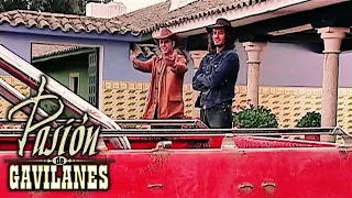 Pasion de Gavilanes - Oscar convence a Juan para que se vayan en su auto nuevo