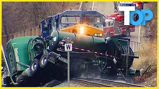 Total IDIOTS TRUCKS, CARS VS TRAINS | Dangerous Trains Crashing Compilation 2022