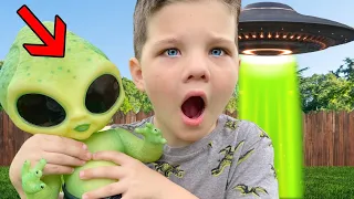 ALIEN BaBY in OUR YARD!! CALEB SEARCHES for UFO CRASH LANDING and ALIENs MOM!👽