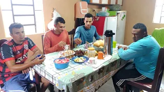 mais um dia no sítio - café da manhã - almoço e muito trabalho