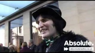 Noel Fielding interview at the Q Awards 2010 (what an outfit!)