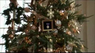 Raw Video: Christmas Comes to the White House