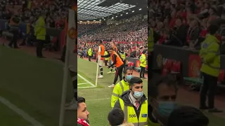 "I’m not on the pitch!" Lingard abused by United fans during Man United 0-5 Liverpool