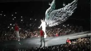 23/03/13 Justin Bieber @ Unipol Arena (Bologna, IT) - Entrance + "All Around The World"