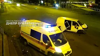 Видео момента ДТП со скорой на перекрестке Слобожанского и Калиновой 16.09