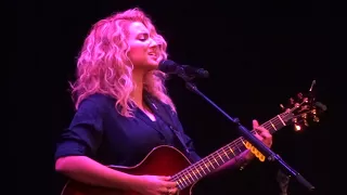 Tori Kelly - "Best Part" (Live in Los Angeles 12-13-17)