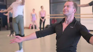 Saint Louis Ballet rehearses Square Dance