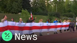 Thousands of Belarusians Form Chains of Solidarity Across Minsk