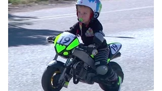 Record Mundial, Niño de Un Año Conduciendo Una Moto.