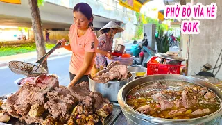 Bất ngờ Quán Phở Bò Vỉa Hè bán hơn nửa Con Bò chỉ một buổi ở Sài Gòn