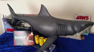 30" 'Bruce' Jaws model