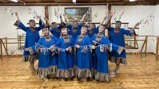 Коллективный танец в исполнении учителей Танаринской СОШ